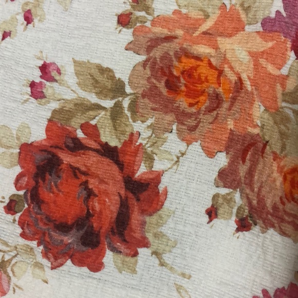 Zara Women’s floral shorts - Picture 3 of 5